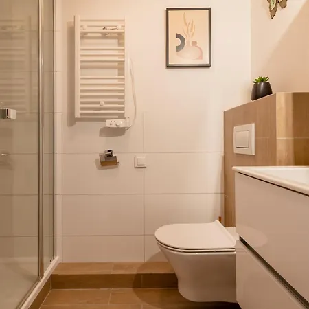 Rentplanet - Apartamenty Dyrekcyjna